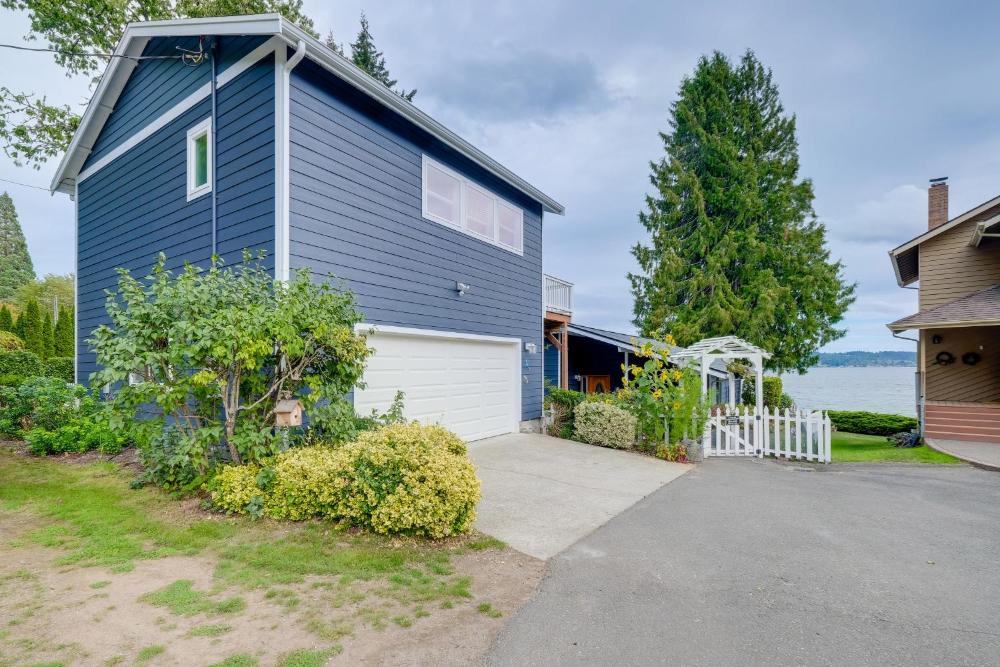 Bremerton Studio with Bay View Beach Access!